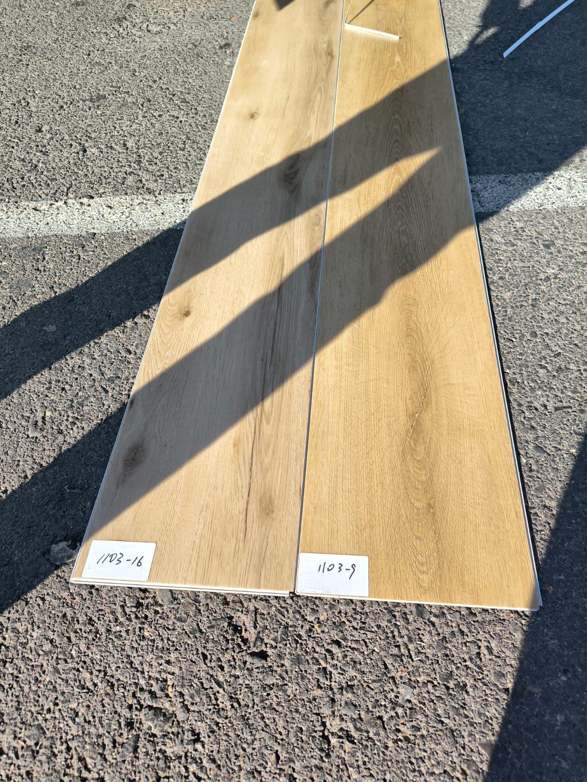 Laminat & Vinyl Bodenbeläge