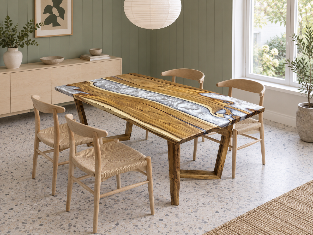 Esstisch Silber im Wohninterieur